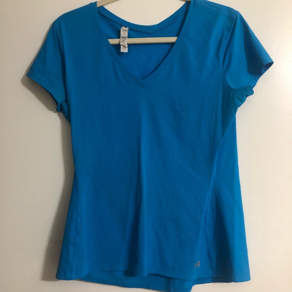 Under Armour top